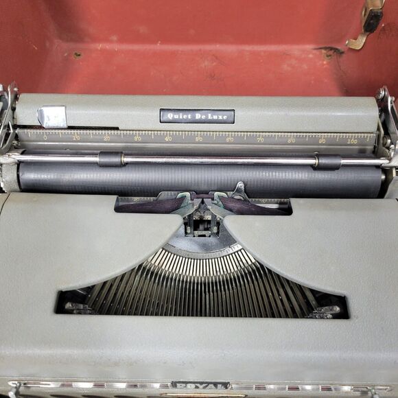 Vintage Royal Typewriter Quiet De Luxe Gray Magic with Portable Case Mid Century - Picture 14 of 16